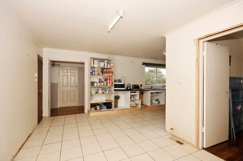 14 Shirley Street, MOOROOLBARK VIC 3138, Mooroolbark - Thumbnail 2