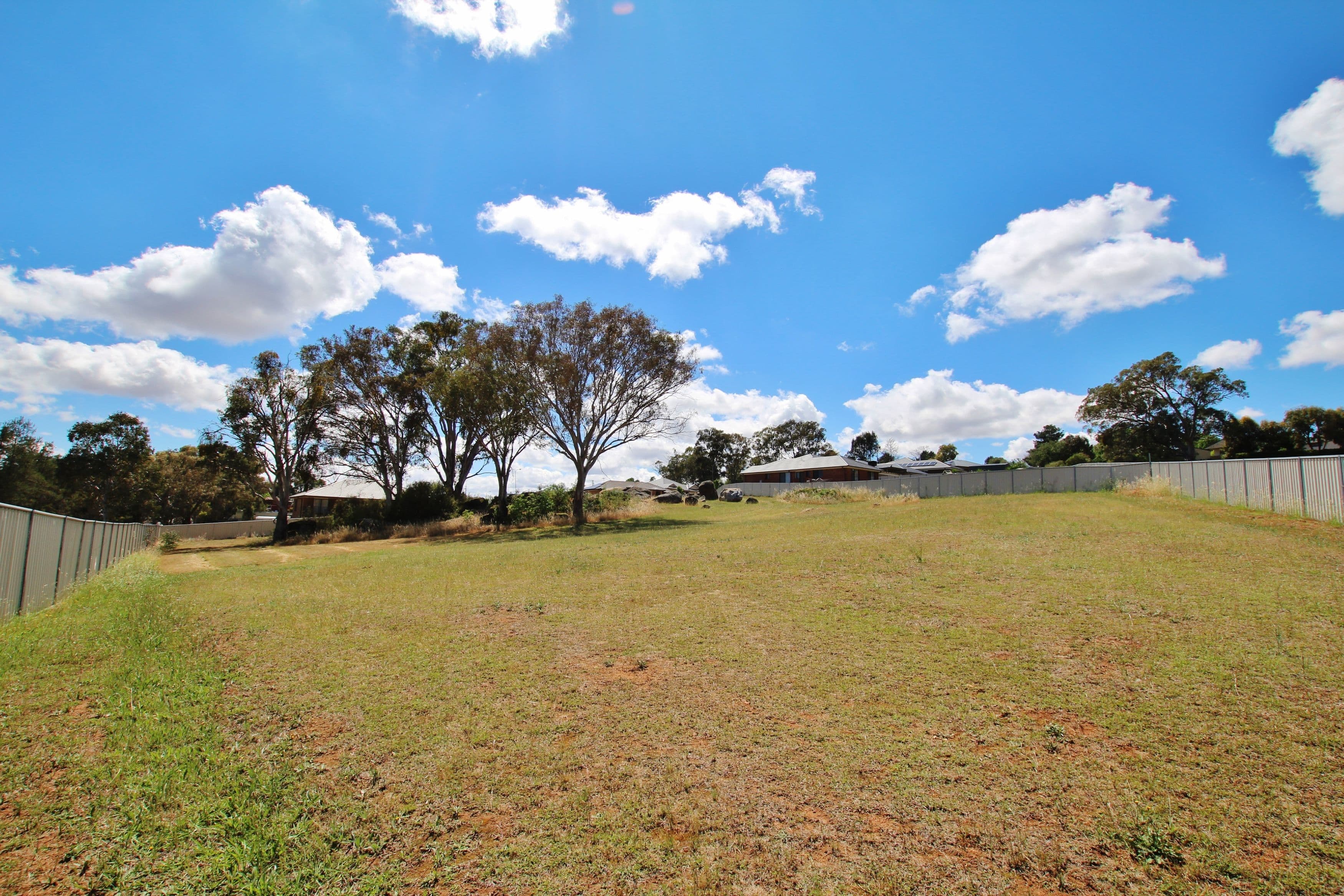 14 Henry Place, Young NSW 2594, Young - Thumbnail 2