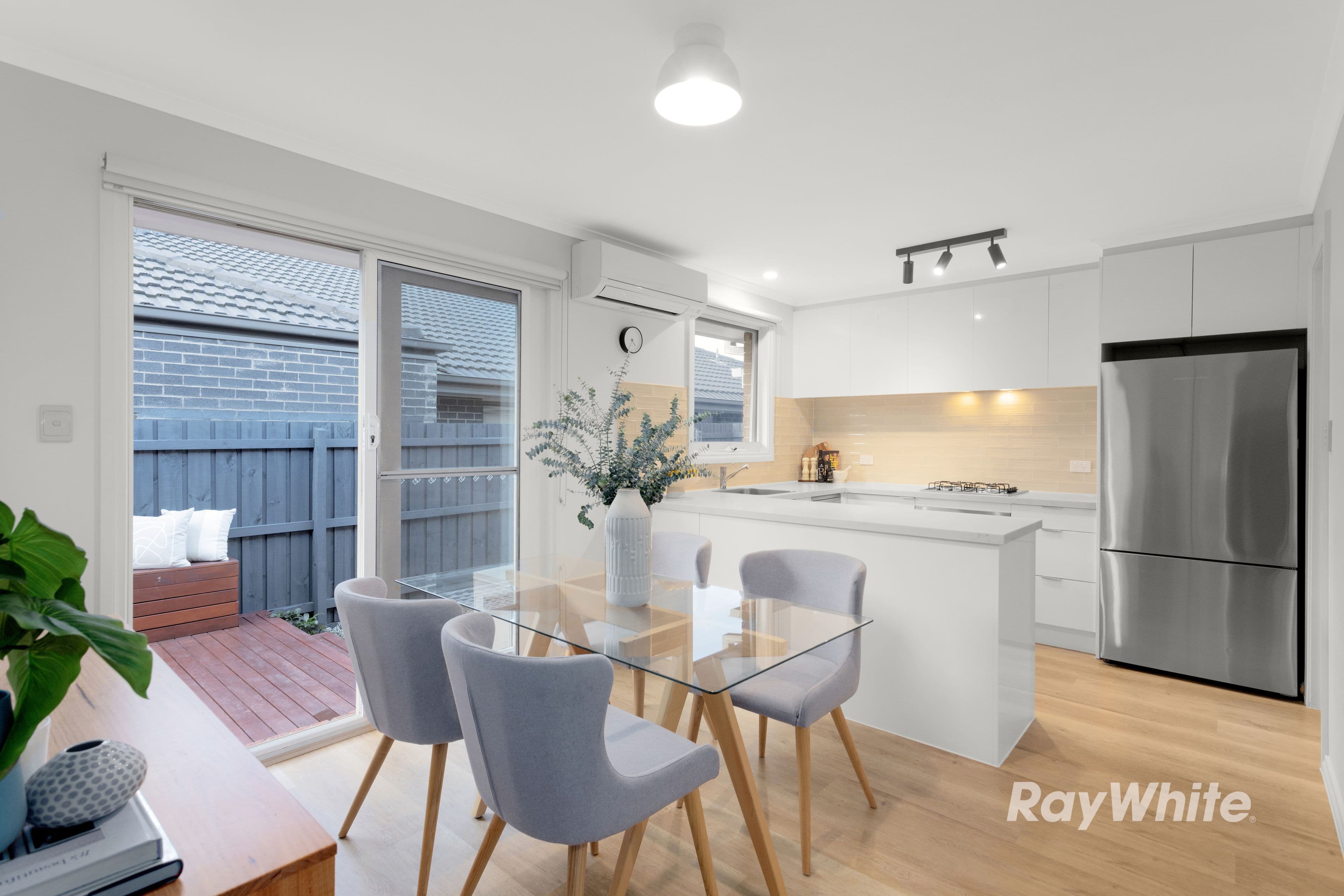 16 Newman Avenue, Carnegie VIC 3163, Carnegie - Thumbnail 2
