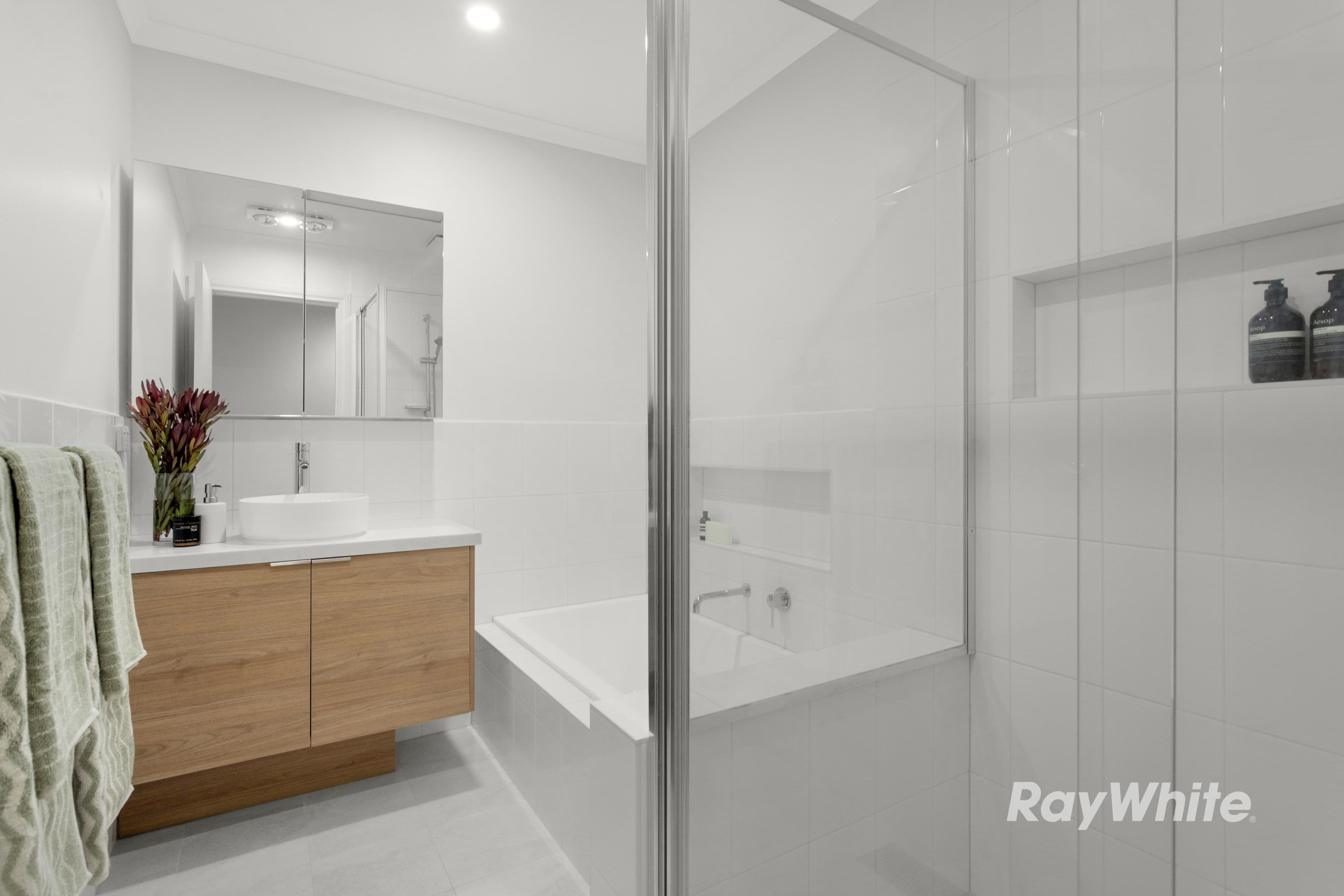 16 Newman Avenue, Carnegie VIC 3163, Carnegie - Thumbnail 8