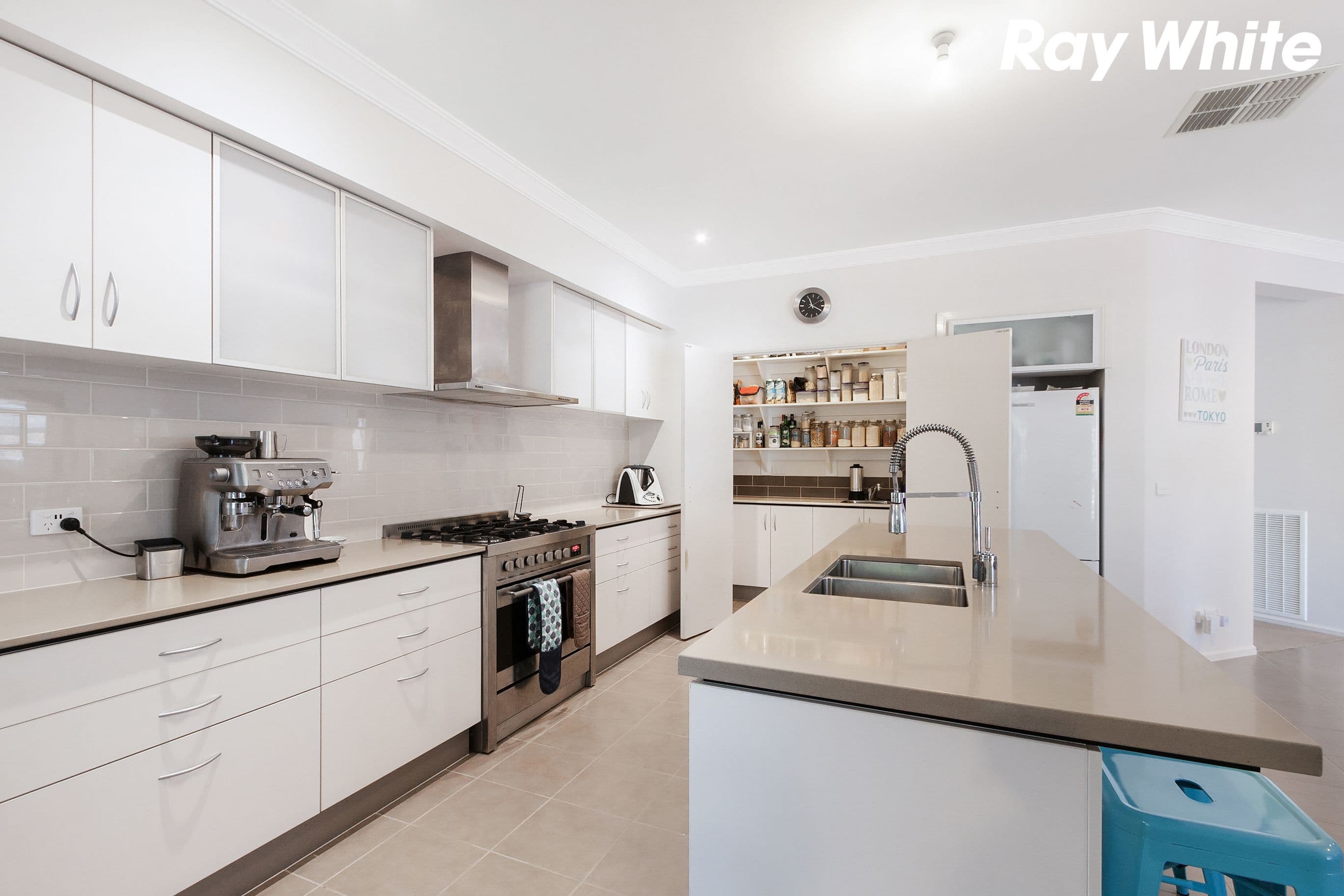 111 Livingstone Boulevard, Pakenham VIC 3810, Pakenham - Thumbnail 5
