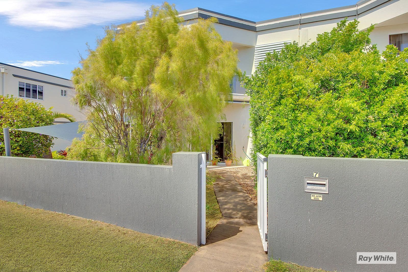 23 Todd Avenue, Yeppoon QLD 4703, Yeppoon - Thumbnail 2