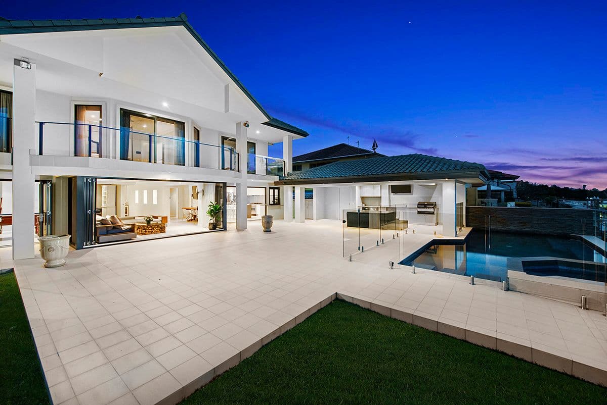 13 Hume Parade, Paradise Point QLD 4216, Paradise Point - Thumbnail 2