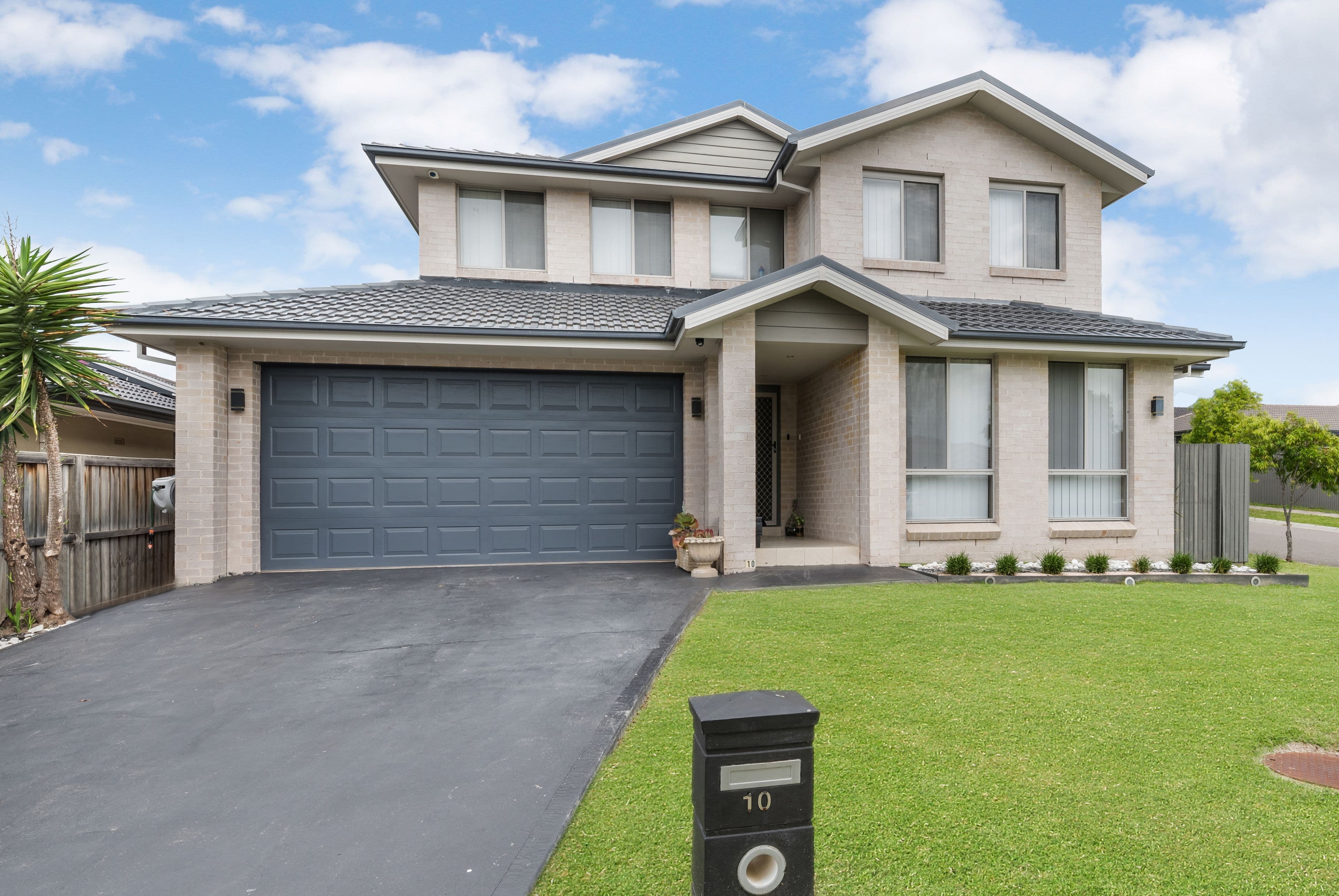 10 Ivor Avenue, Middleton Grange NSW 2171, Middleton Grange - Thumbnail 2