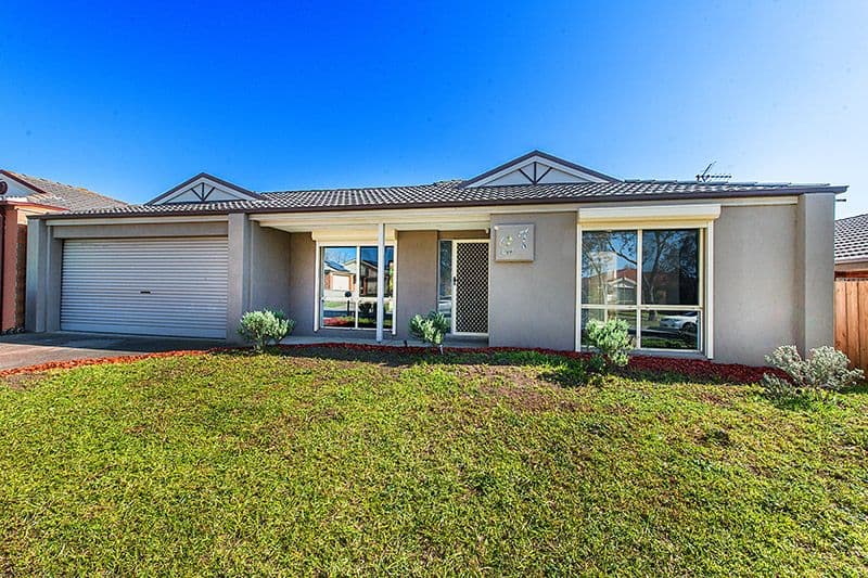 27 Raffindale Crescent, Cranbourne West VIC 3977, Cranbourne West - Thumbnail 2