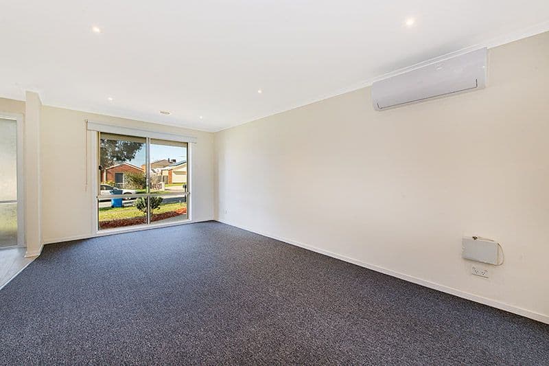 27 Raffindale Crescent, Cranbourne West VIC 3977, Cranbourne West - Thumbnail 3