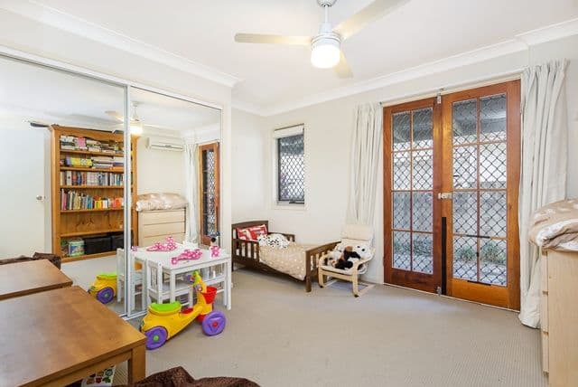 5 Todd Street, TARINGA QLD 4068, Taringa - Thumbnail 4