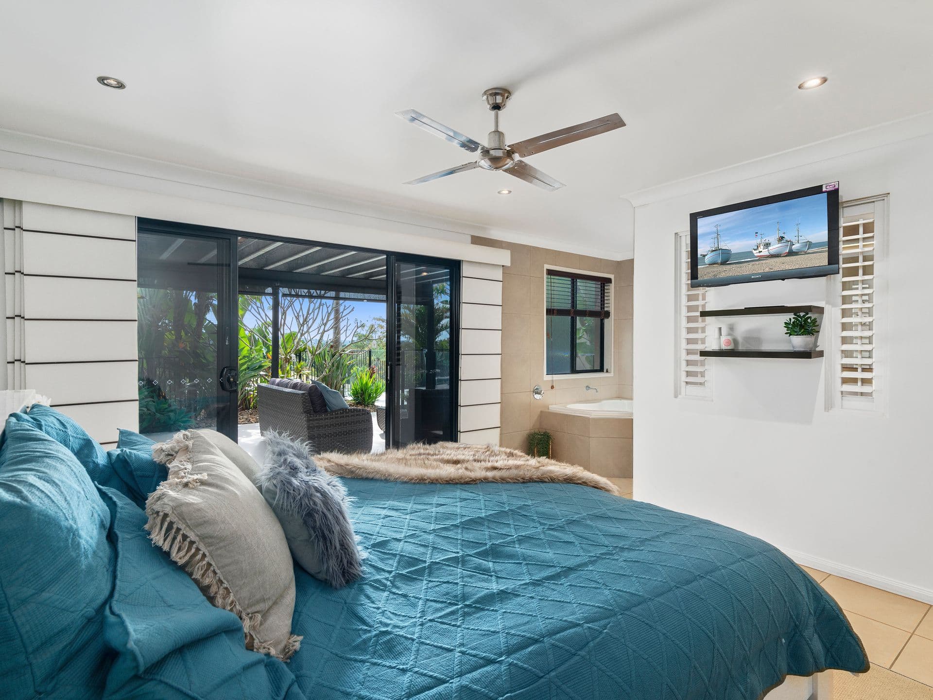 38 Sawtell Drive, Currumbin Waters QLD 4223, Currumbin Waters - Thumbnail 7