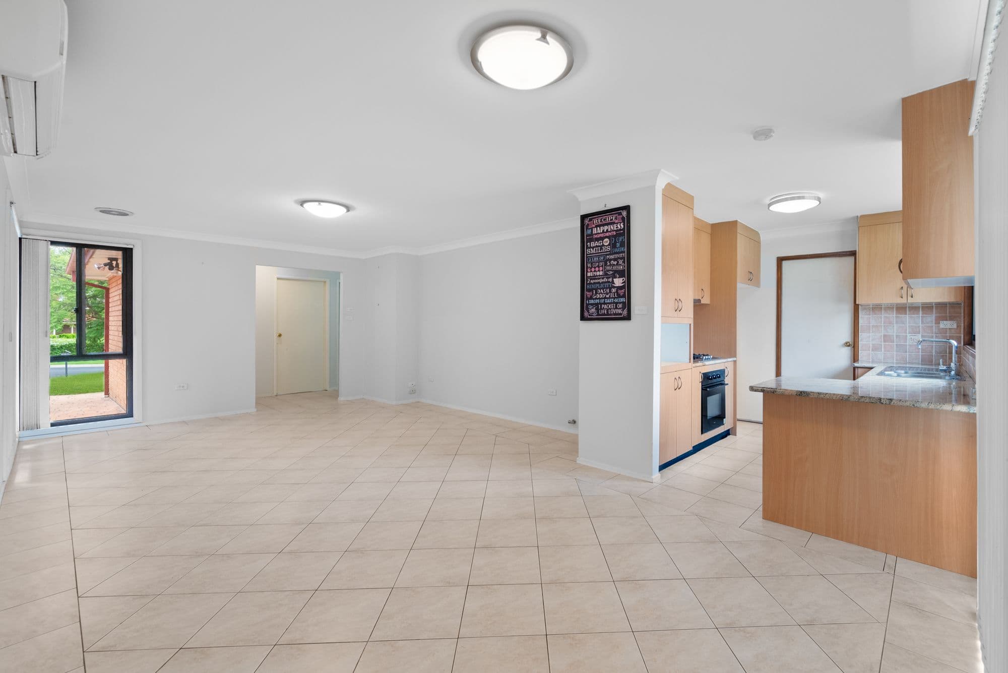 6 Packard Close, Ingleburn NSW 2565, Ingleburn - Thumbnail 2