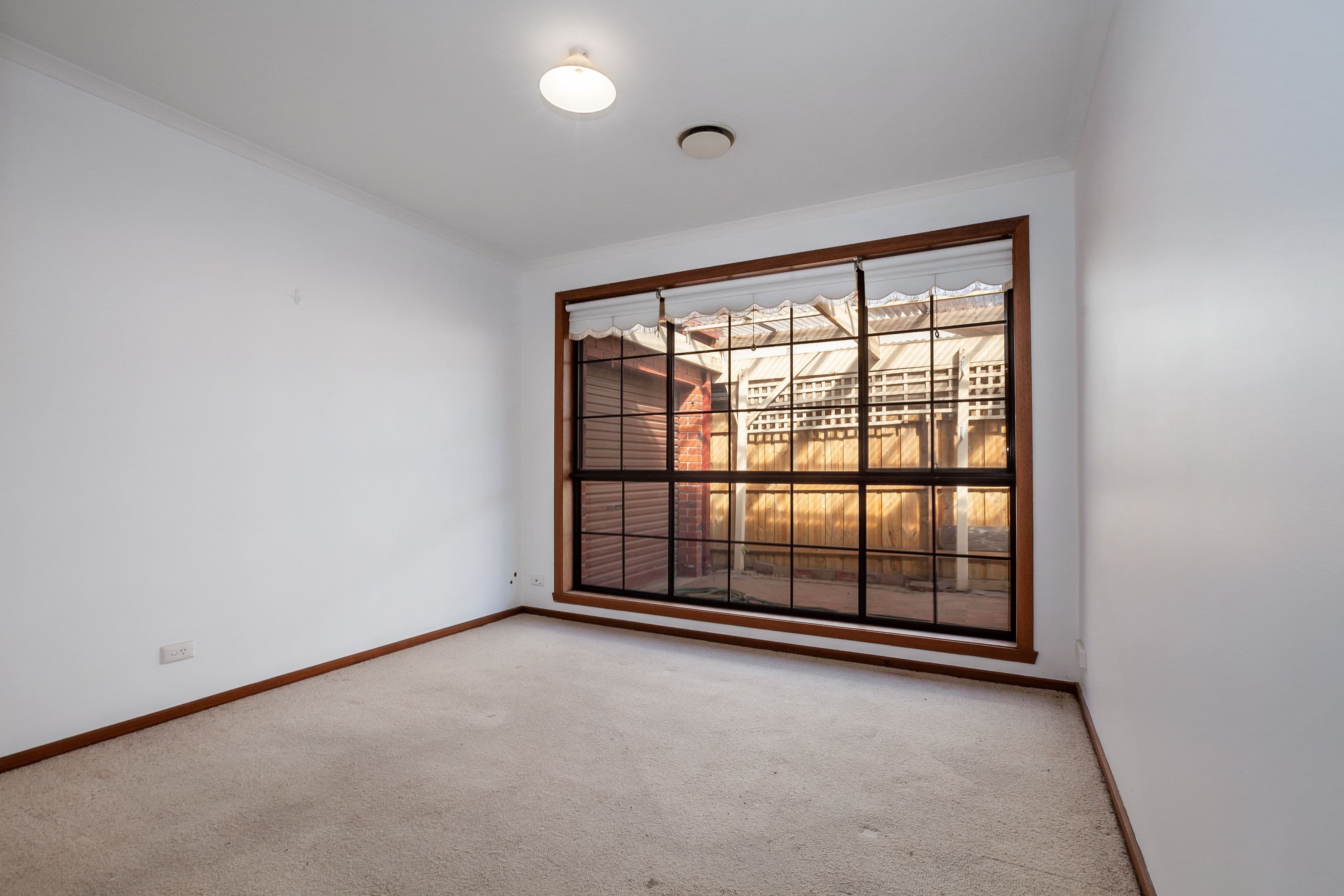 31 Hobson Crescent, Mill Park VIC 3082, Mill Park - Thumbnail 2
