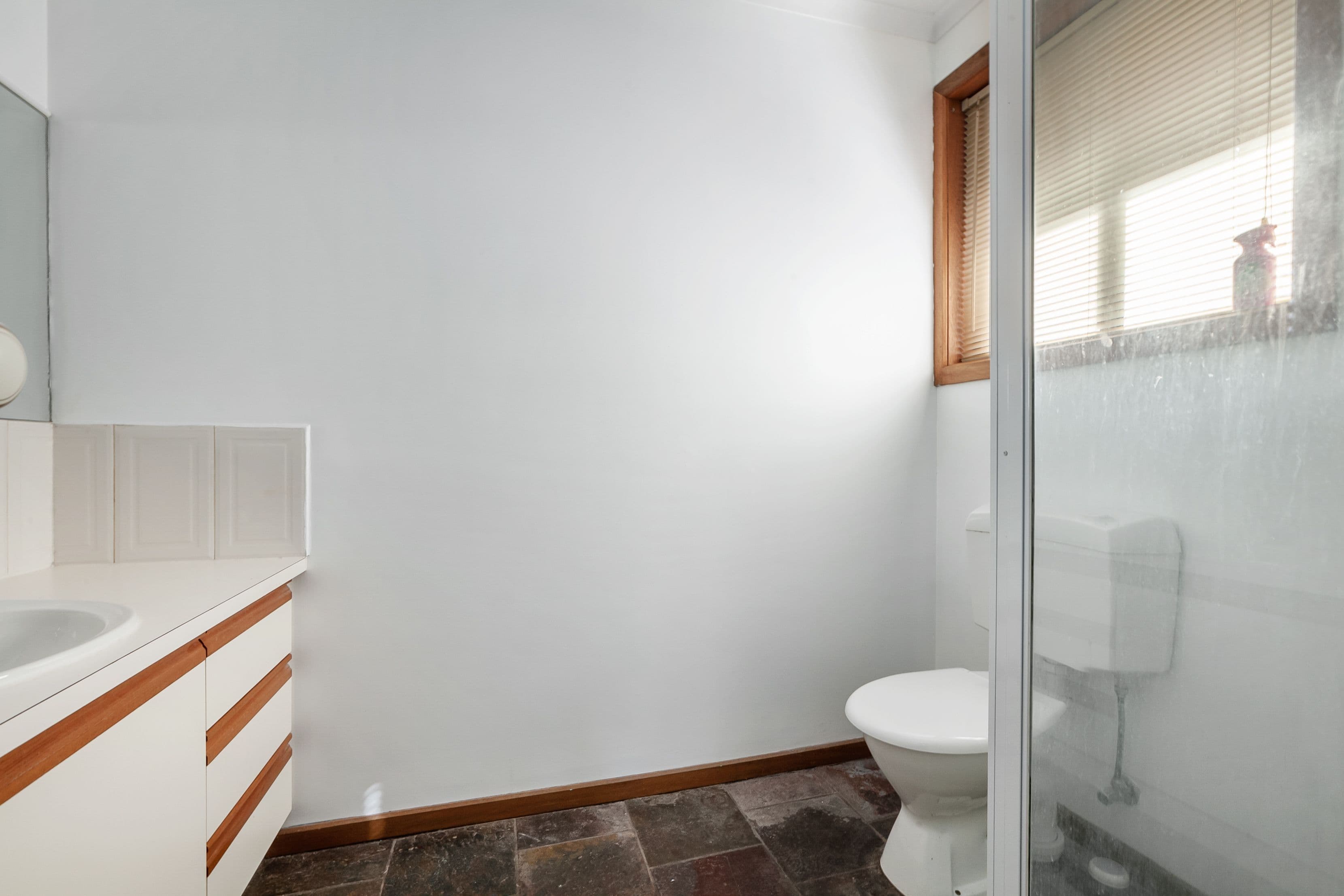 31 Hobson Crescent, Mill Park VIC 3082, Mill Park - Thumbnail 3