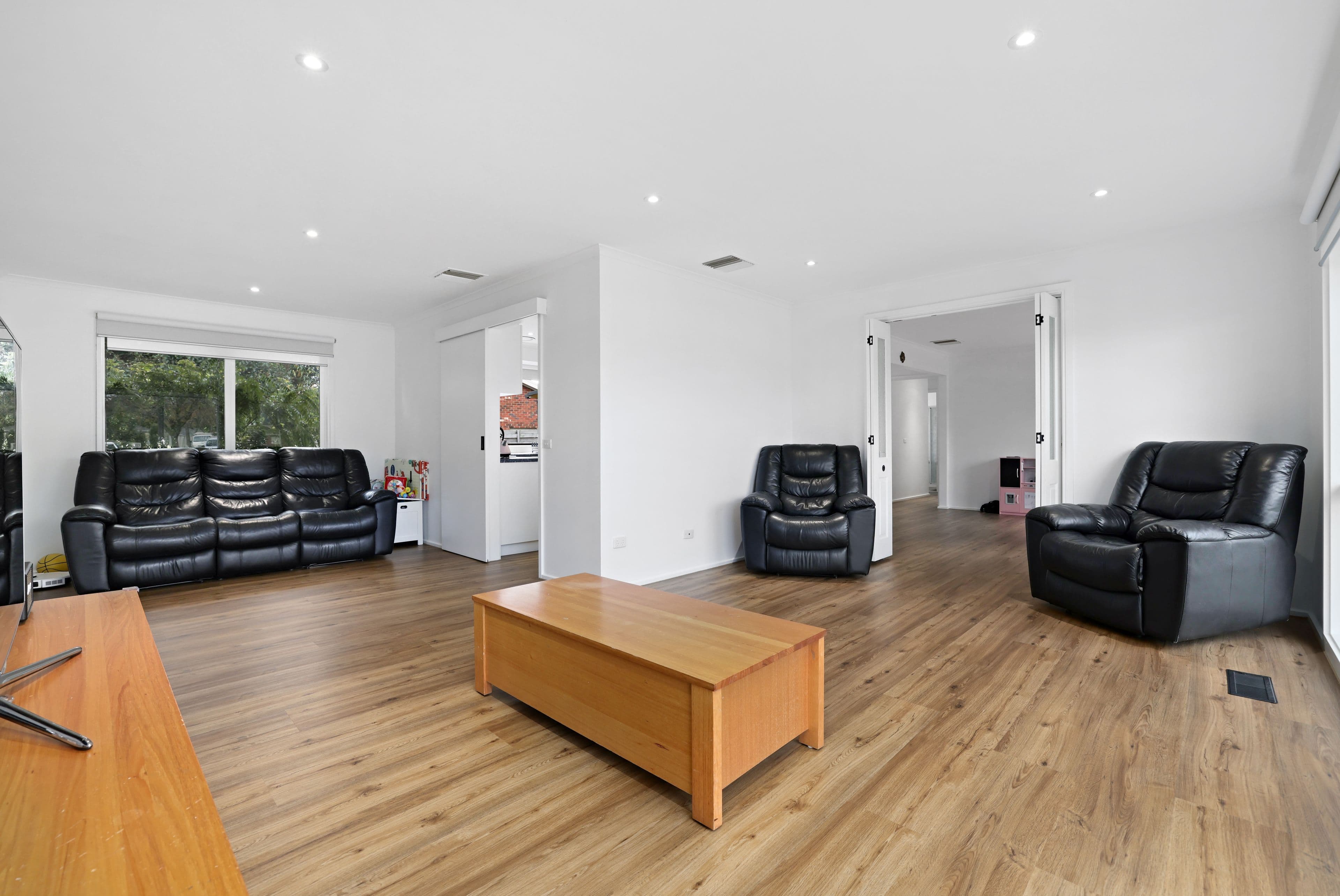 7 Settlers Court, Rowville VIC 3178, Rowville - Thumbnail 3