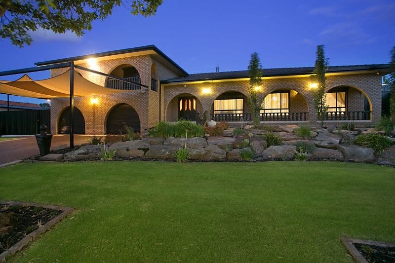 32 Kara Crescent, Gulfview Heights SA 5096, Gulfview Heights - Thumbnail 2