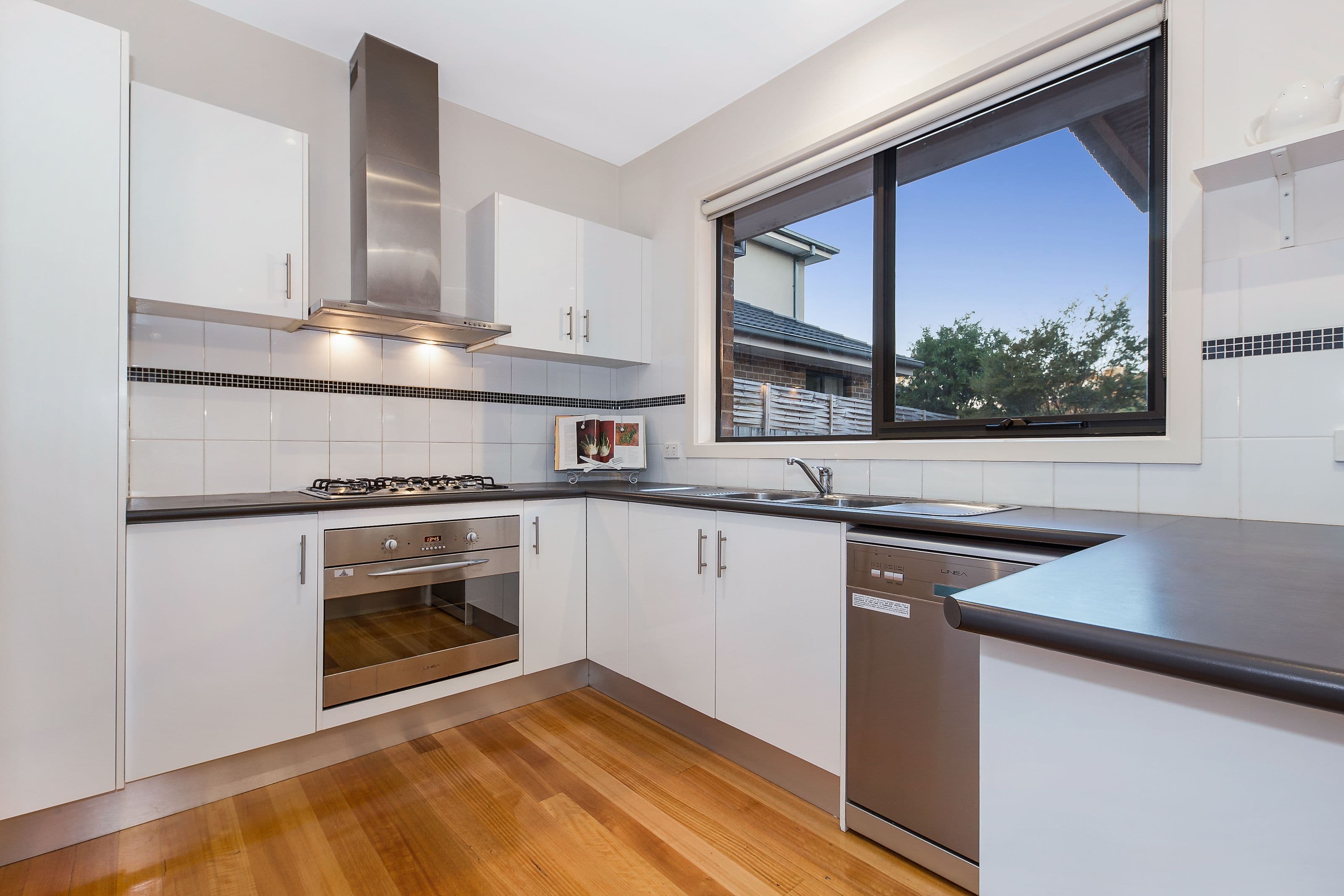 2B/3 Second Avenue, Burleigh Heads QLD 4220, Maclean - Thumbnail 5