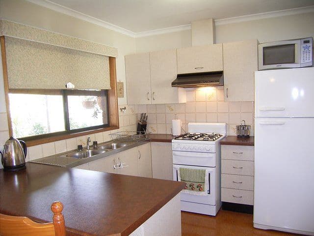 4 Candlebark Street, THURGOONA NSW 2640, Thurgoona - Thumbnail 2
