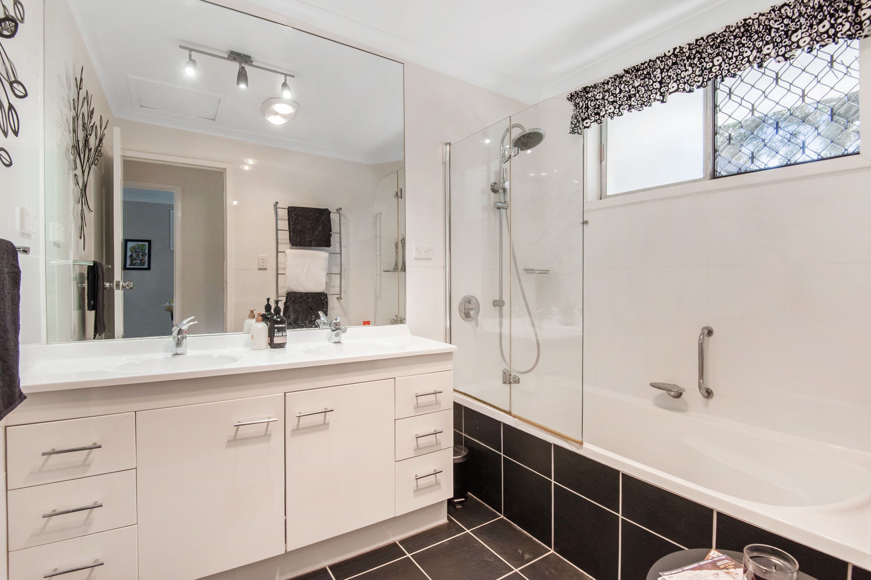 31 Marland Street, Kenmore QLD 4069, Kenmore - Thumbnail 7