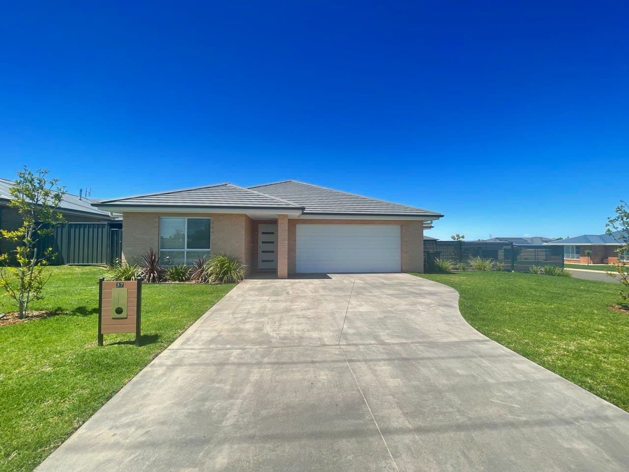37 Danilenko Street, Parkes NSW 2870, Parkes - Image 1