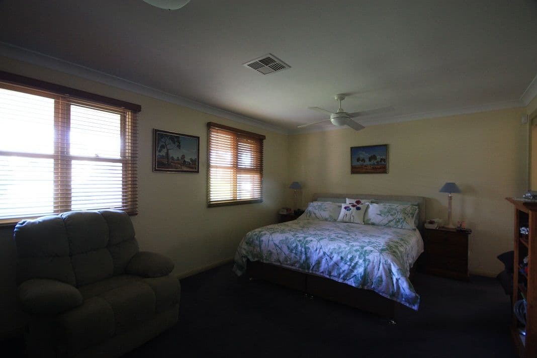 15 Lissanthe Street, MOUNT ANNAN NSW 2567, Mount Annan - Thumbnail 7