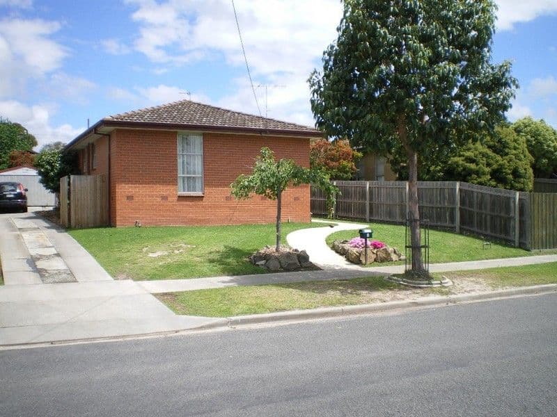 8 Hawthorn Crescent, CHURCHILL VIC 3842, Churchill - Thumbnail 2