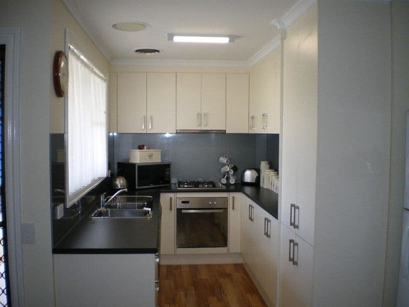 8 Hawthorn Crescent, CHURCHILL VIC 3842, Churchill - Thumbnail 3