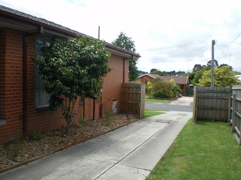8 Hawthorn Crescent, CHURCHILL VIC 3842, Churchill - Thumbnail 8