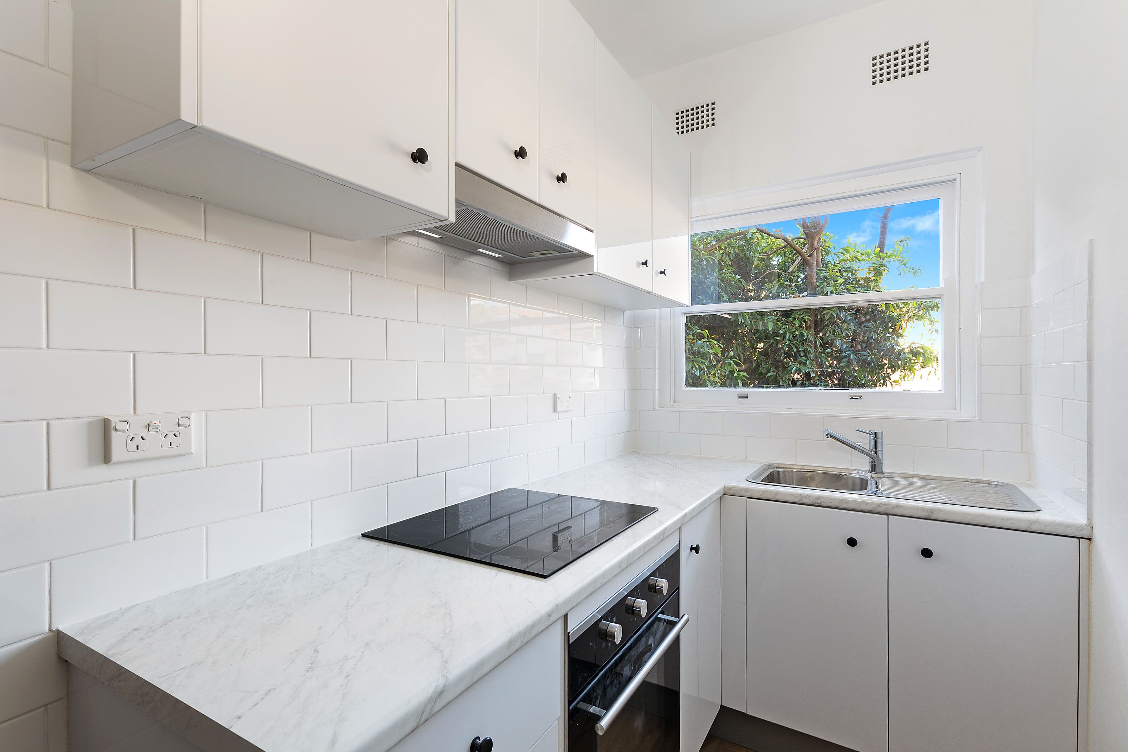 18 Moore Road, Freshwater NSW 2096, Freshwater - Thumbnail 2