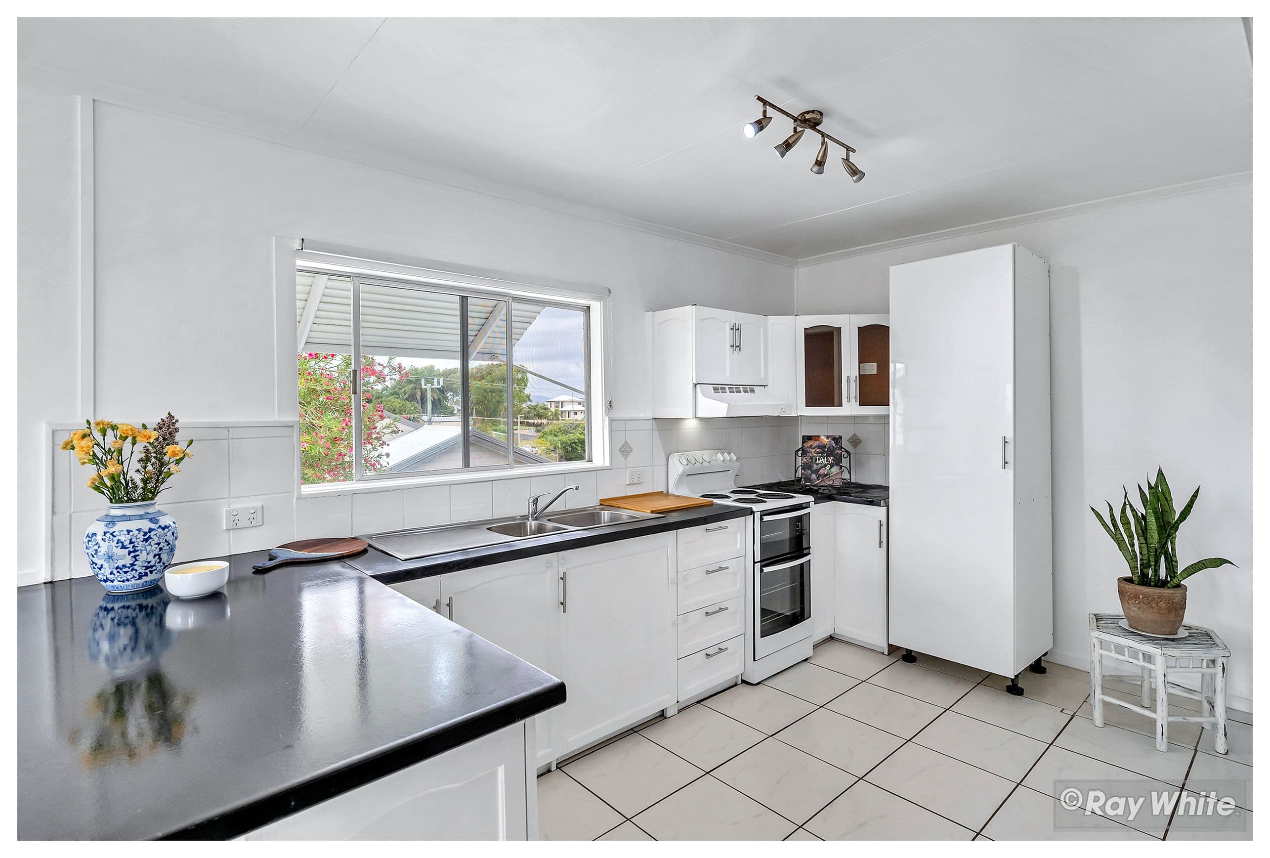 20 Higson Street, Emu Park QLD 4710, Emu Park - Thumbnail 7