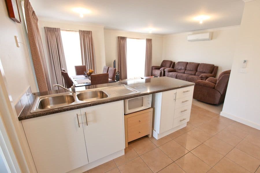 9 Lisa Court, Mildura VIC 3500, Mildura - Thumbnail 2