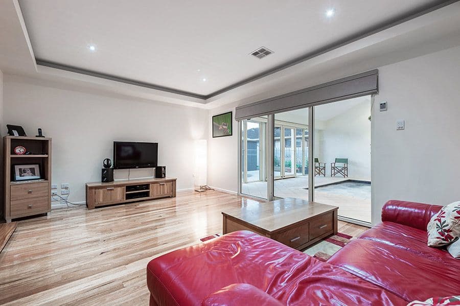 14 Dianne Avenue, Craigieburn VIC 3064, Craigieburn - Thumbnail 5