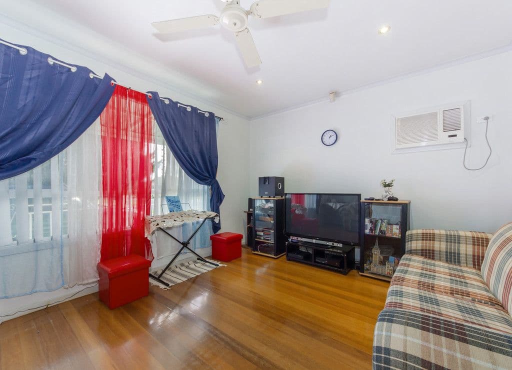 74 Theodore Street, St Albans VIC 3021, St Albans - Thumbnail 2