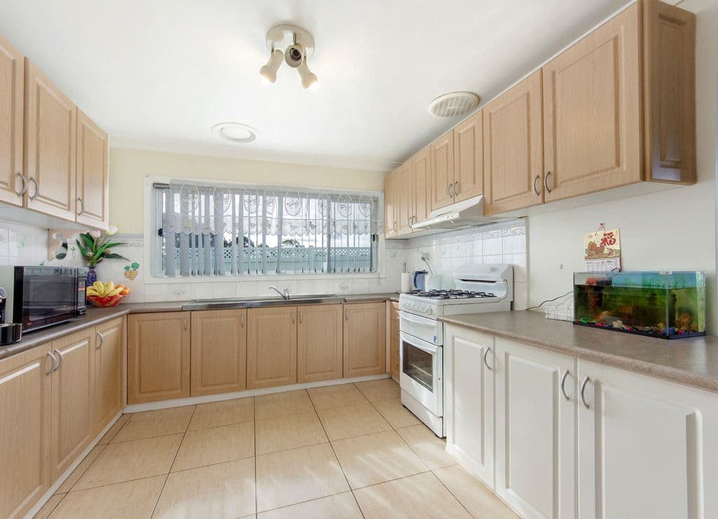 74 Theodore Street, St Albans VIC 3021, St Albans - Thumbnail 3