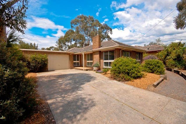32  LEE ANN Crescent, CROYDON VIC 3136, Croydon - Image 1