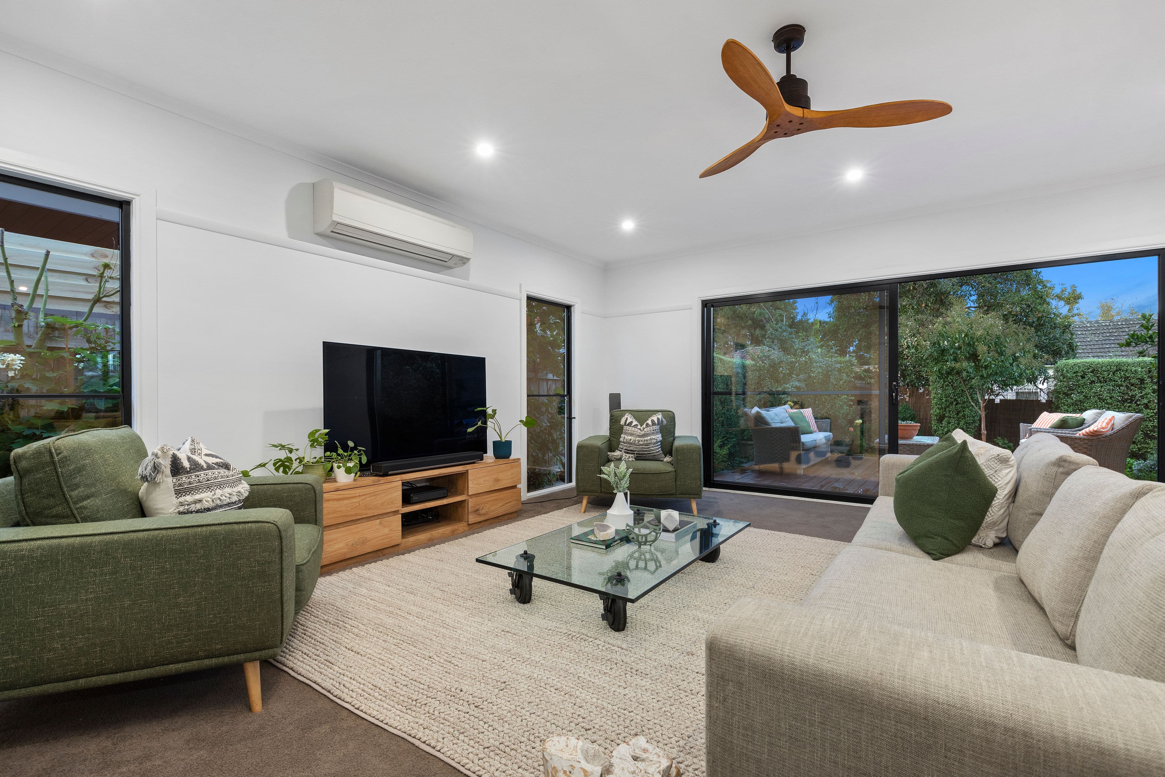 39 Cobham Street, Cheltenham VIC 3192, Cheltenham - Thumbnail 2