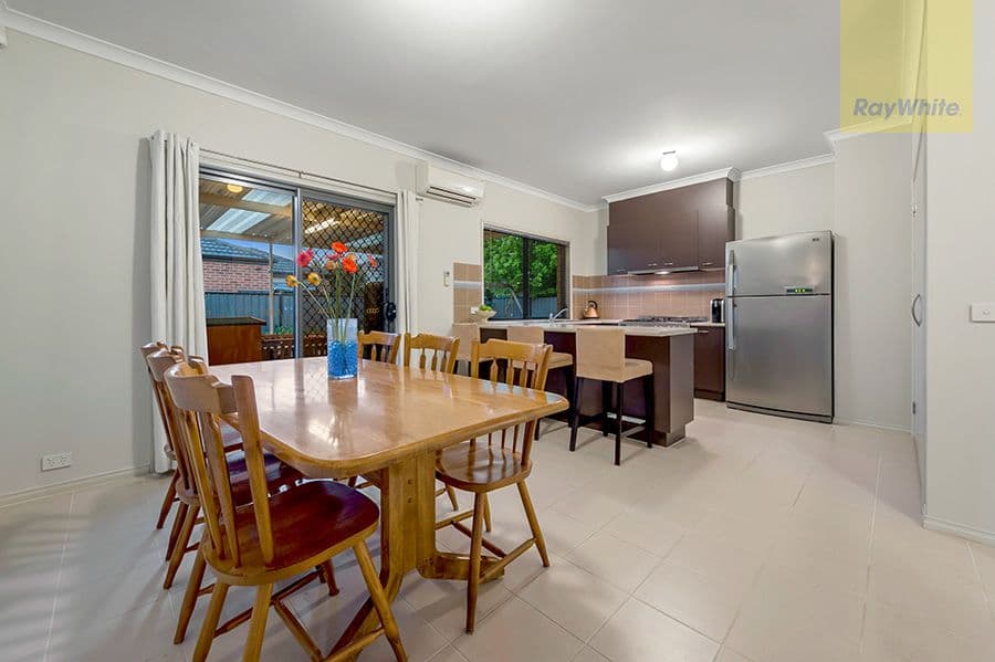 37 Cheltenham Close, Craigieburn VIC 3064, Craigieburn - Thumbnail 3