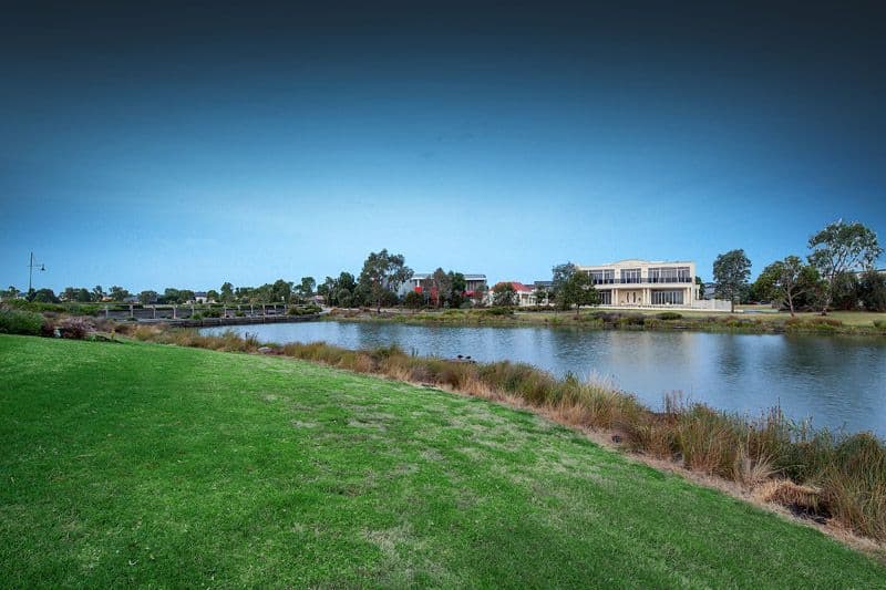4 Island Point Avenue, WATERWAYS VIC 3195, Waterways - Thumbnail 2