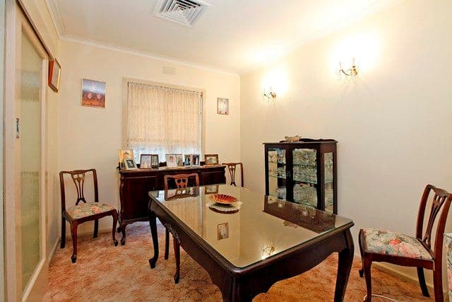 19 Lucille Avenue, RESERVOIR VIC 3073, Reservoir - Thumbnail 4