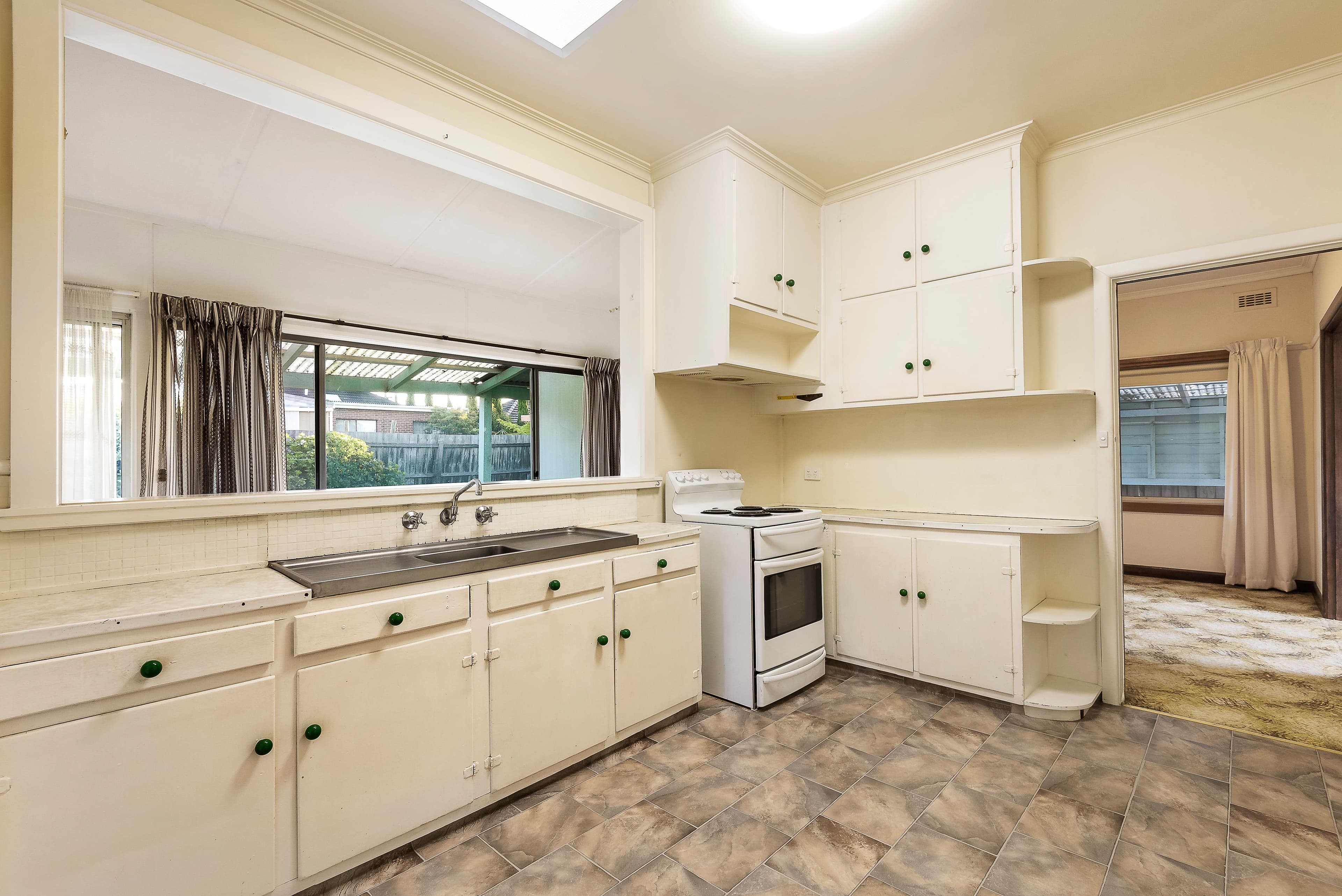 18 Surrey Crescent, Oakleigh East VIC 3166, Oakleigh East - Thumbnail 4