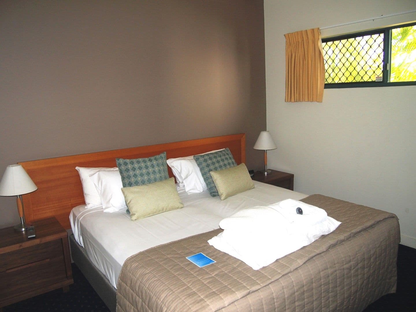 Unit 110 and 111 Mantra Resort, Buccaneer Drive, Urangan QLD 4655, Urangan - Thumbnail 5