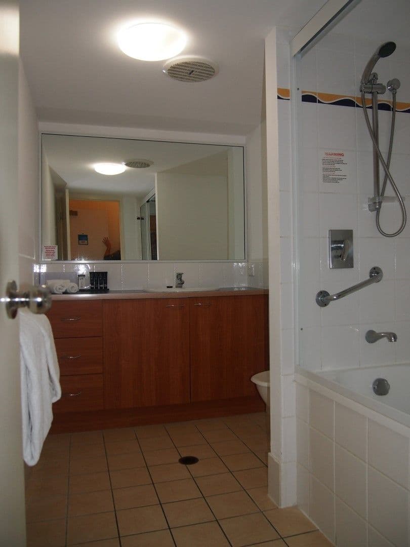 Unit 110 and 111 Mantra Resort, Buccaneer Drive, Urangan QLD 4655, Urangan - Thumbnail 8