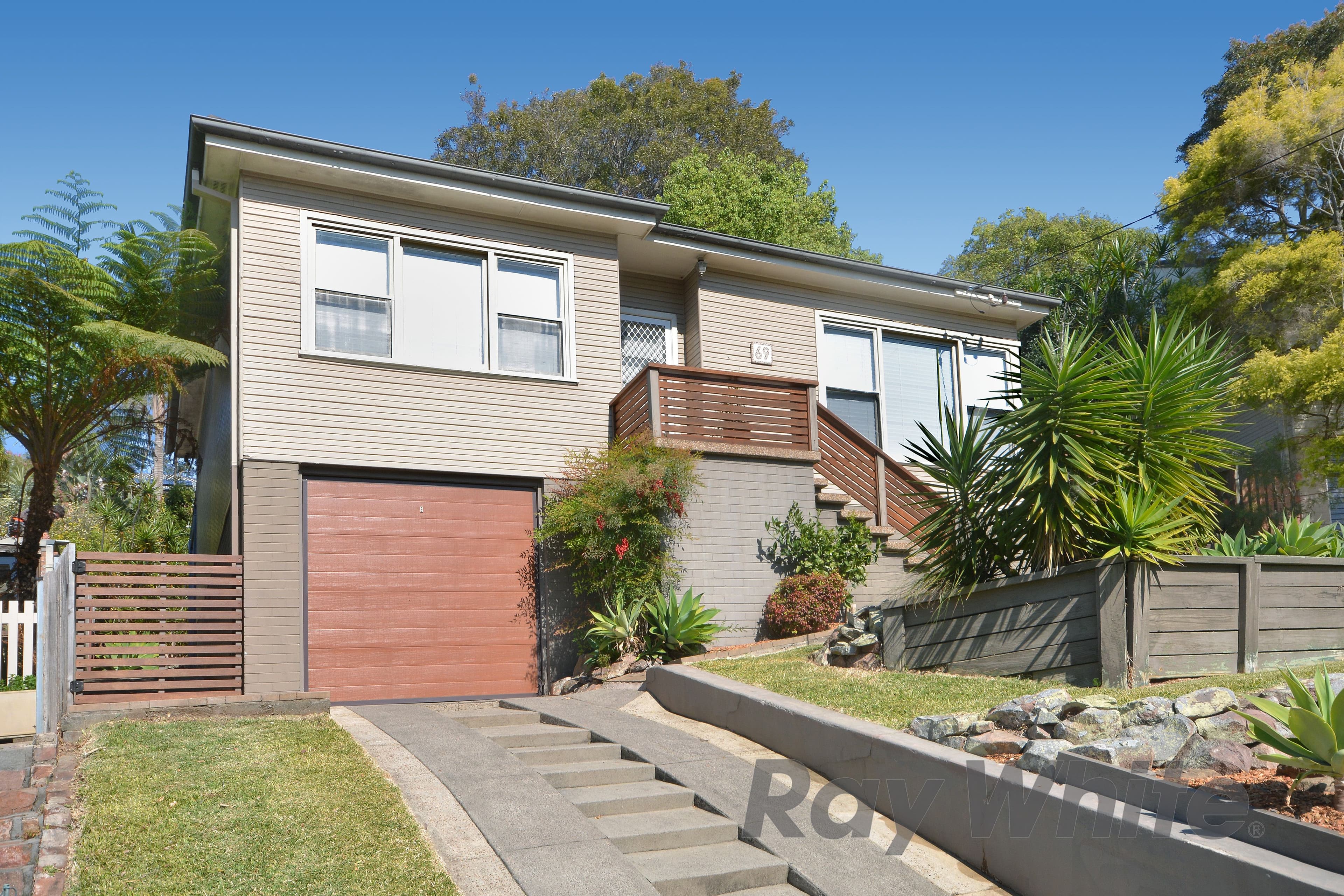 69 Roslyn Avenue, Charlestown - Image 1