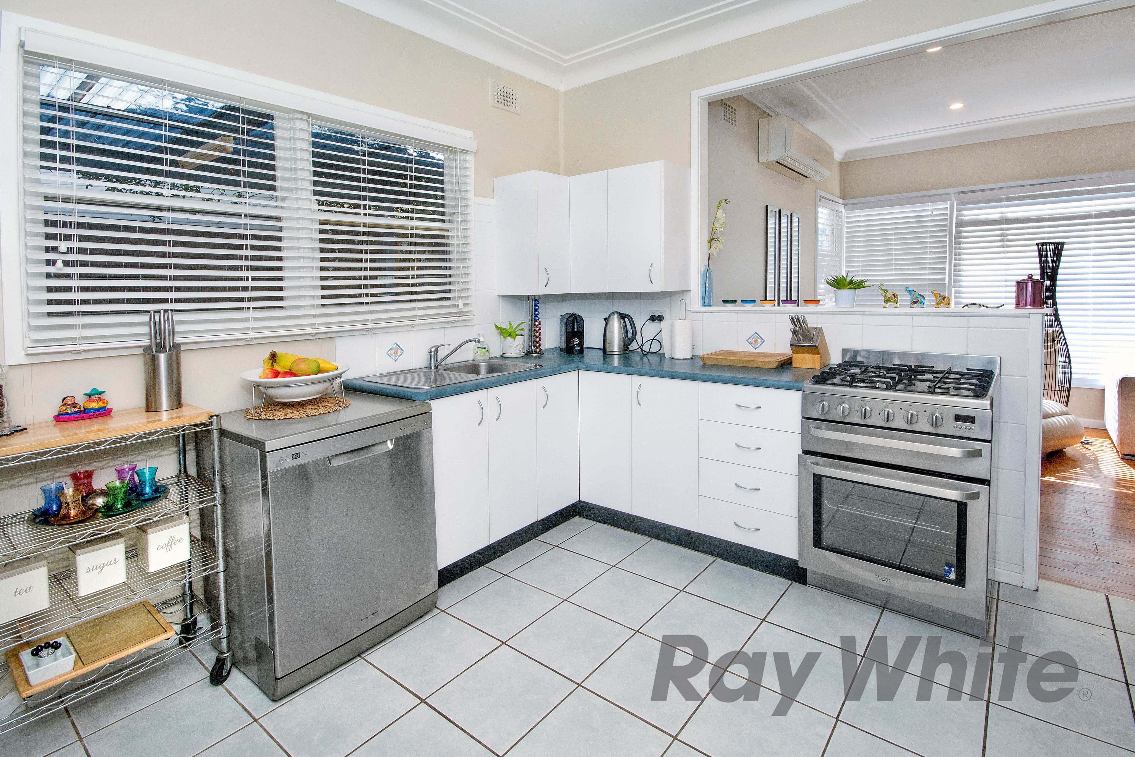 69 Roslyn Avenue, Charlestown - Thumbnail 4
