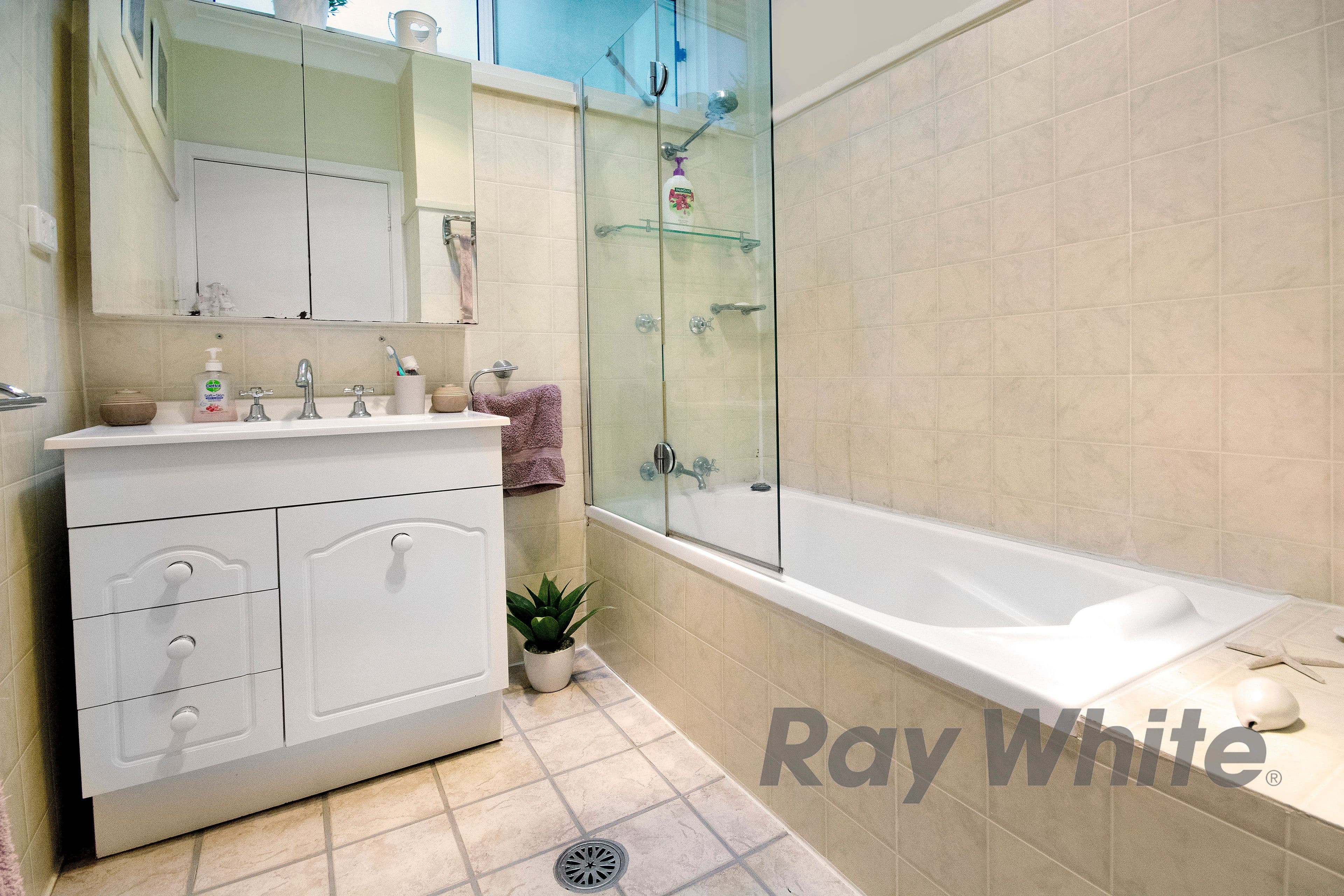69 Roslyn Avenue, Charlestown - Thumbnail 8