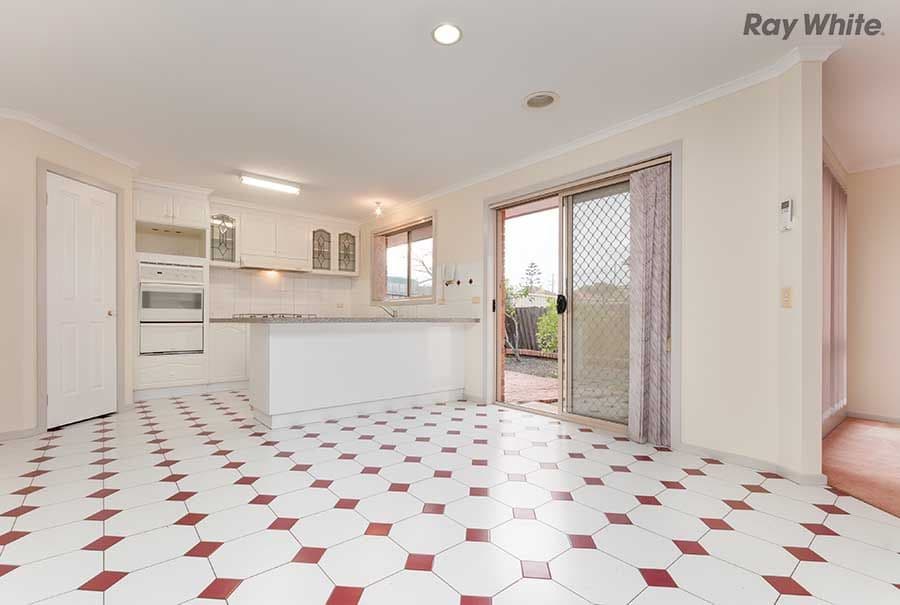 77 McArthur Avenue, St Albans VIC 3021, St Albans - Thumbnail 3