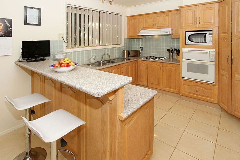 13 Bronsdon Court, MILL PARK VIC 3082, Mill Park - Thumbnail 2