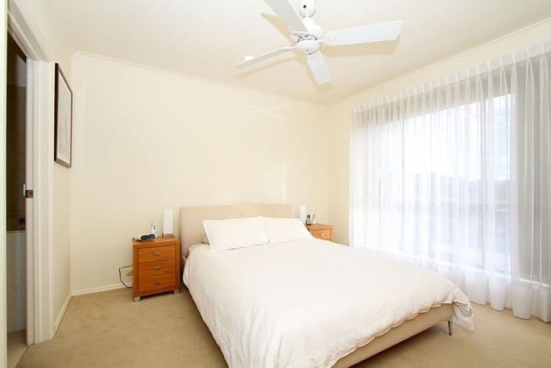 13 Bronsdon Court, MILL PARK VIC 3082, Mill Park - Thumbnail 6