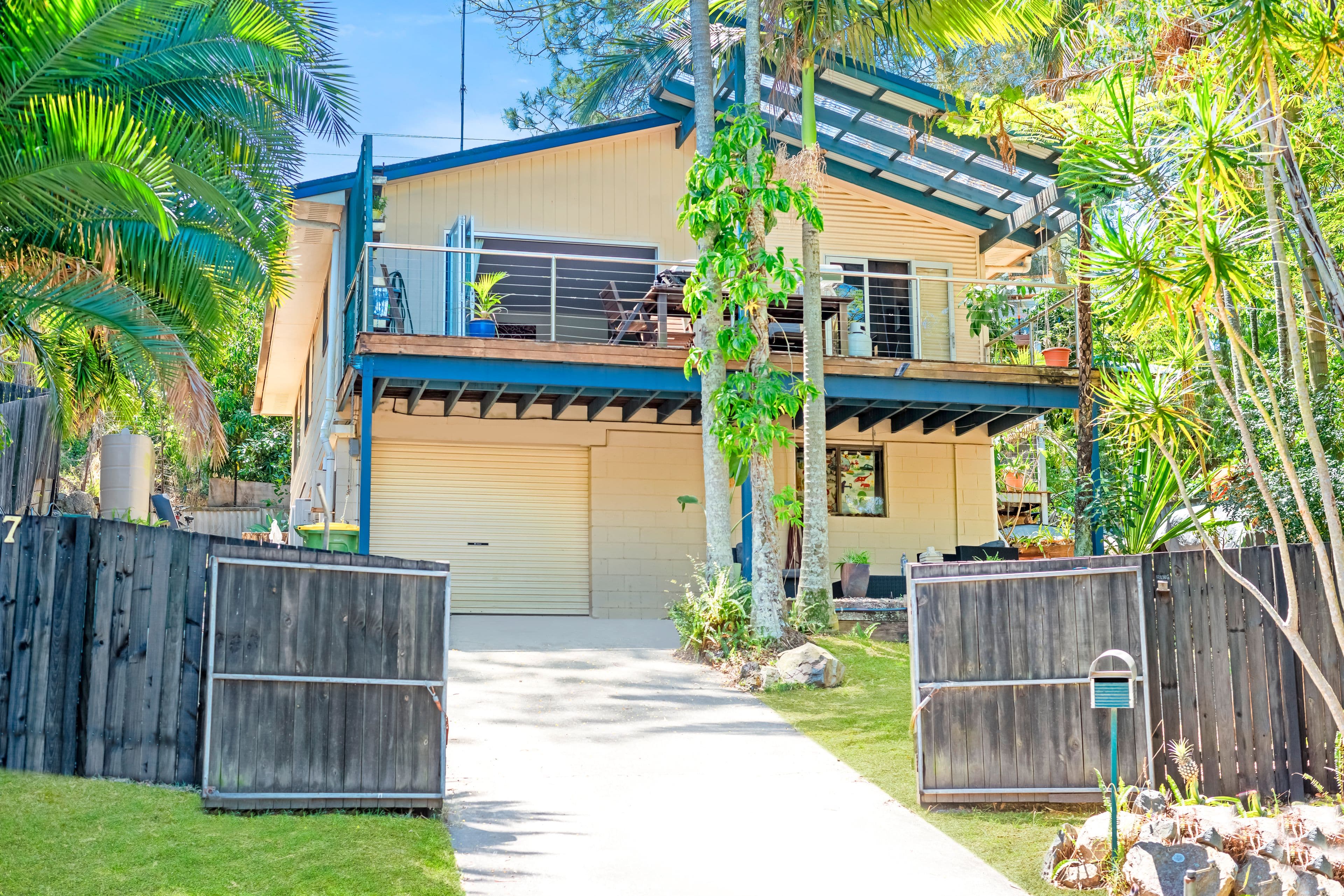 17 Lucania Street, Currumbin Waters QLD 4223, Currumbin Waters - Thumbnail 2