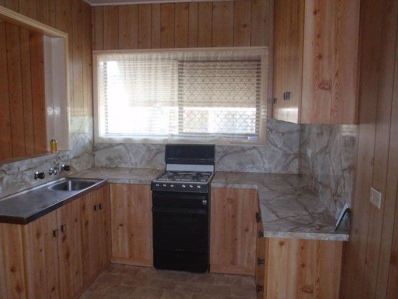 41 Northcott Parade, WAGGA WAGGA NSW 2650, Wagga Wagga - Thumbnail 2