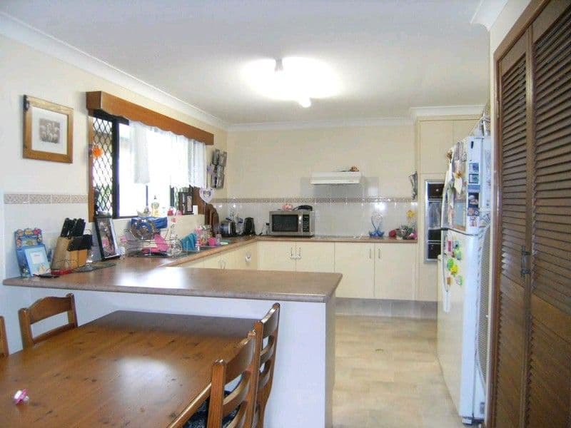 68 Parkes Drive, HELENSVALE QLD 4212, Helensvale - Thumbnail 3