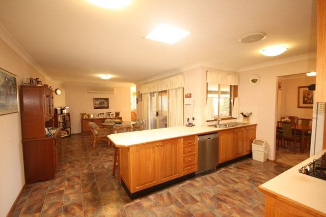 104 Abington Crescent, GLEN ALPINE NSW 2560, Glen Alpine - Thumbnail 6