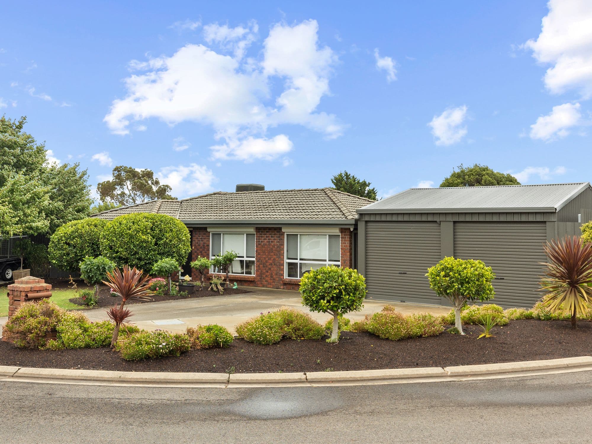 16 Allman Avenue, Woodcroft SA 5162, Woodcroft - Thumbnail 2